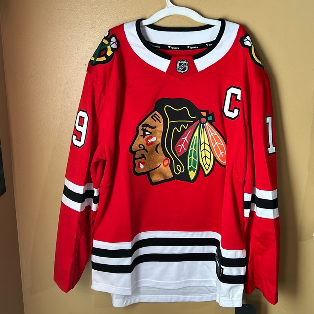 JONATHAN TOEWS CHICAGO BLACKHAWKS #19 UNIFORM